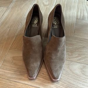 Vince Camuto Wevenly Heeled Loafer 7.5. Pristine condition.